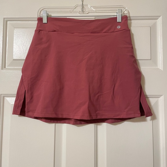 NEW! Marika Women's Burnt Red Athletic Skirt Skort Workout Yoga Active Size Med - Picture 2 of 9